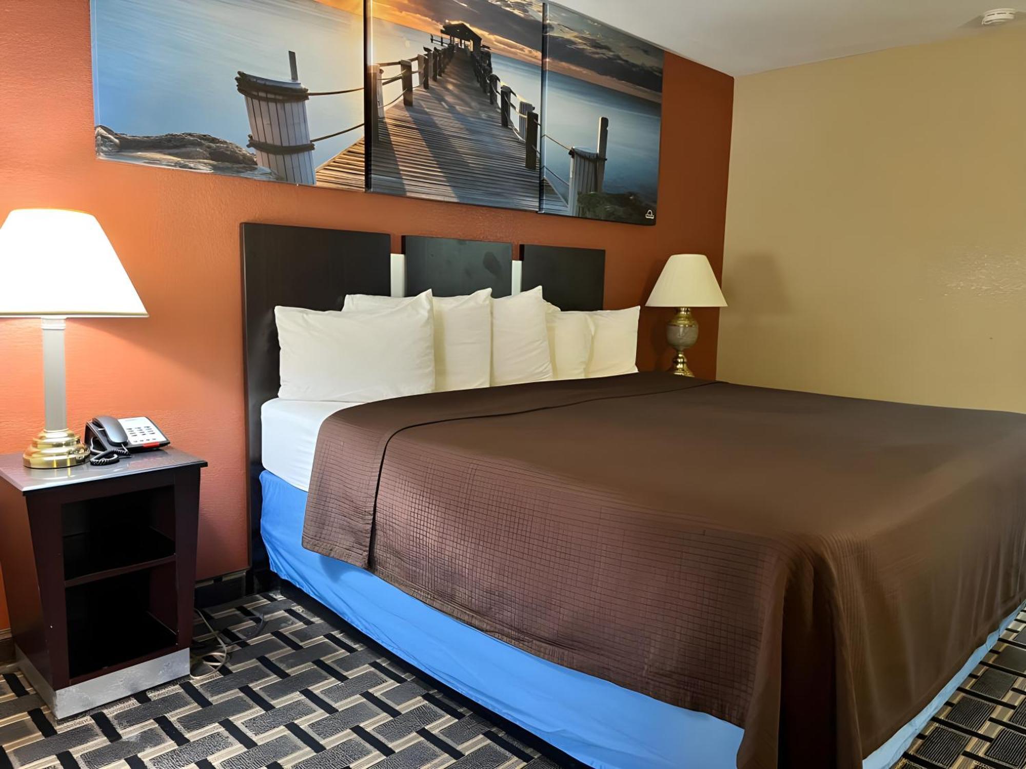 Days Inn & Suites By Wyndham Pine Bluff Dış mekan fotoğraf